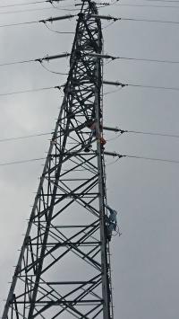 送電線用の鉄塔