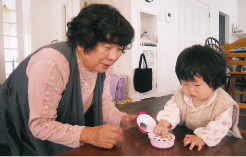 和田和子さんと孫の穂花ちゃん