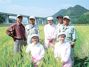 大肥郷ふるさと農業振興会の集合写真