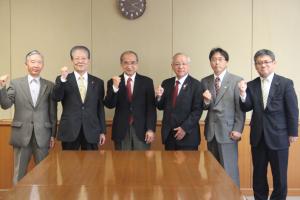 NHK大河ドラマ「大友宗麟」誘致推進協議会及びNPO法人大友氏顕彰会の知事表敬２