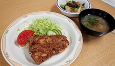 コーン麩レーク揚げ、菜の花と竹の子のわさび醤油和え、ミルクカレースープ煮