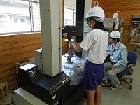 試験体の試験機への取り付け