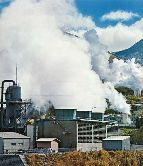 地熱発電所　―九重町大岳―