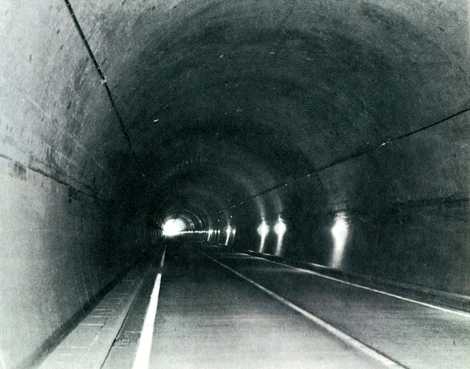 臼津トンネル