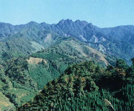 傾山(かたむきやま(1,602メートル))