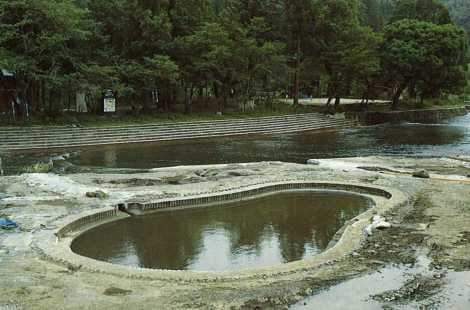 改修中の中島公園名水プール