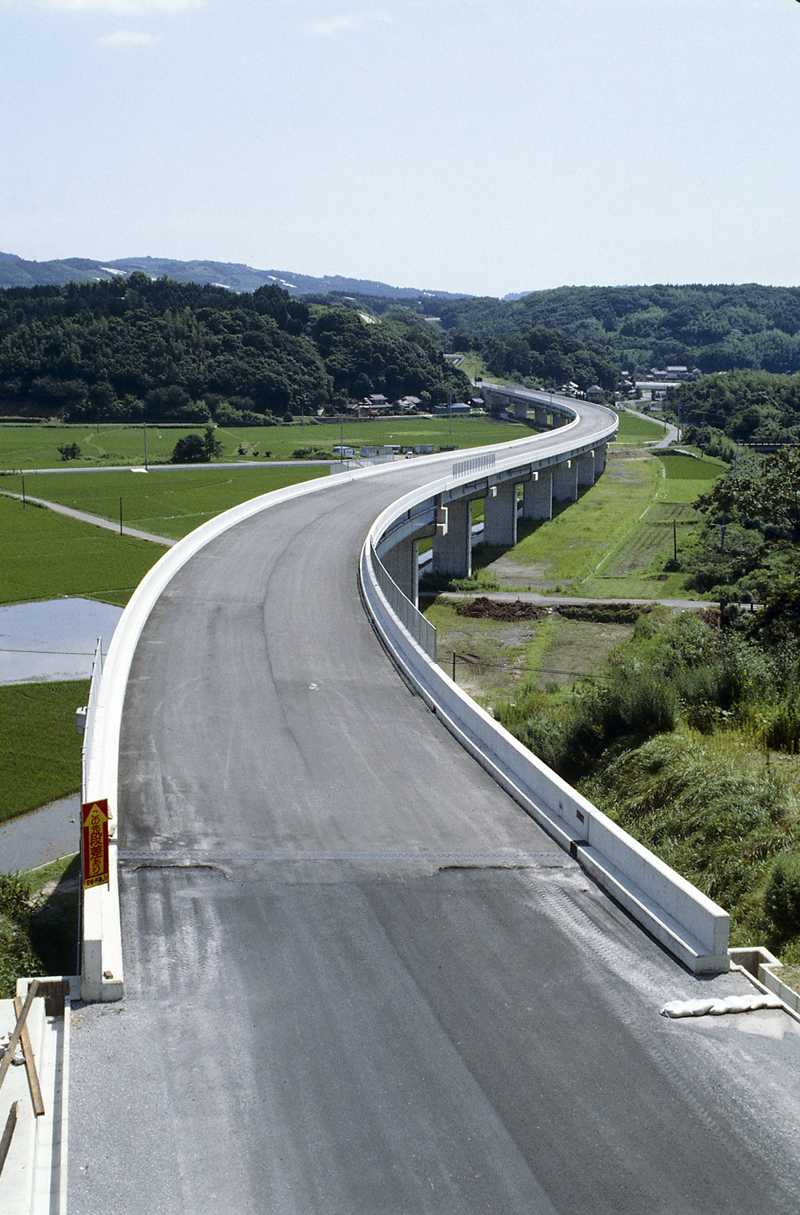 空港道路「鴨川大橋」