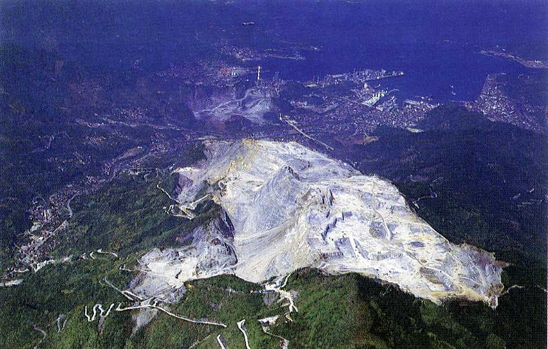 津久見の石灰鉱山　－石灰石生産量29,332千トン－