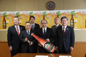 サッポロ生ビール黒ラベル「おんせん県おおいた」中びん発売に係る知事への報告会２