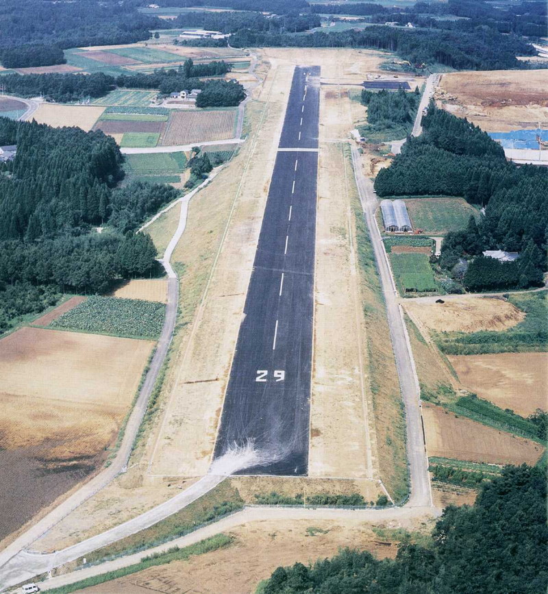 農道離着陸場　－小型航空機を利用した空輸に－