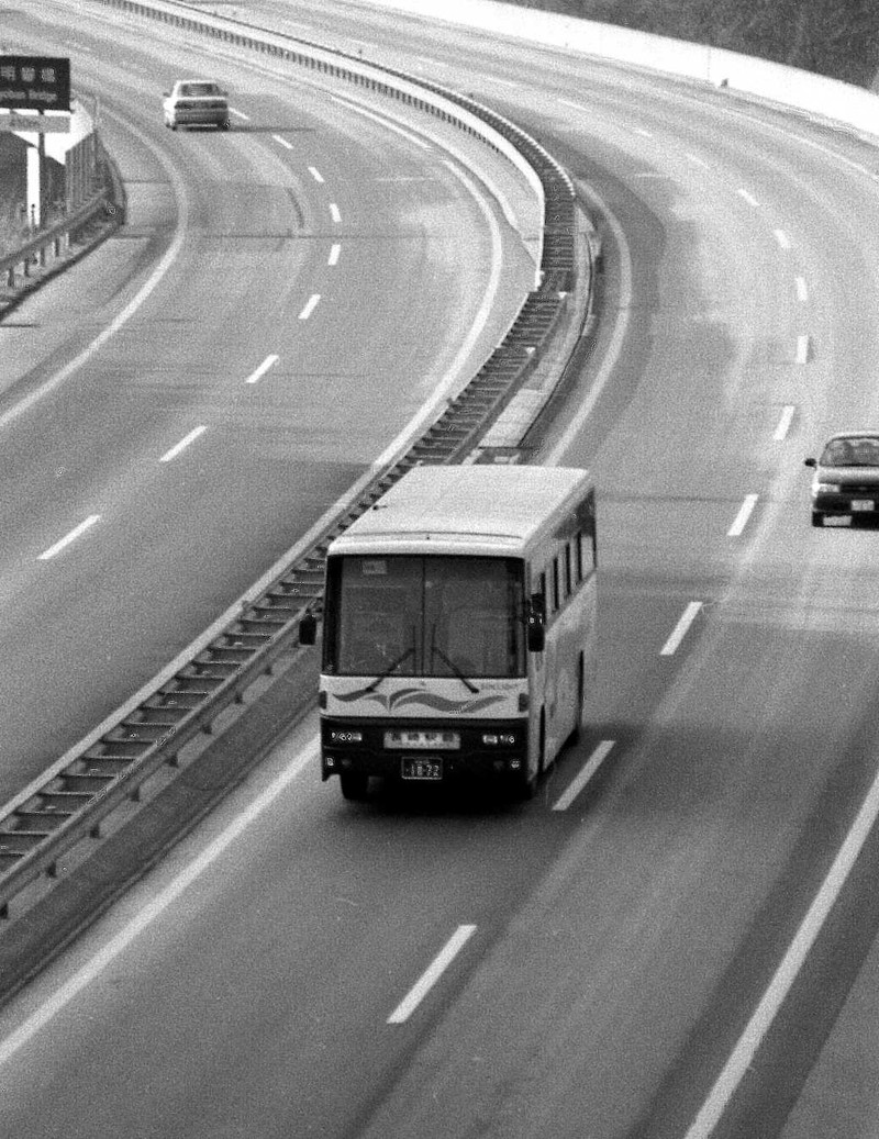 高速バス「サンライト」、九州横断自動車道を快走