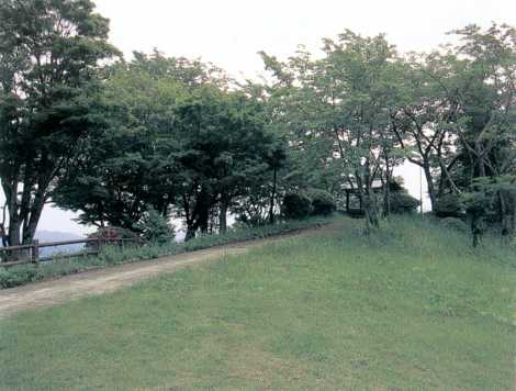 馬背野（ませの）峠の「高鼻公園」　－竹田市荻町－