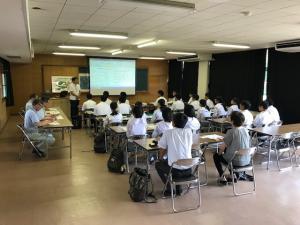 SSH県立日田高等学校　日田の林業に関する座学の様子