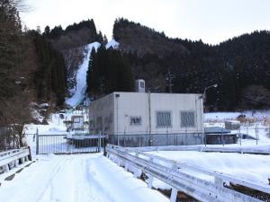 雪の鳴子川発電所