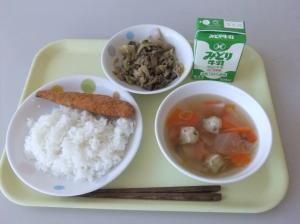 給食の写真