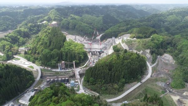 玉来ダム　ダム　建設　工事　建設中ダム　流水型ダム　造成アバットメント　大分県　九州