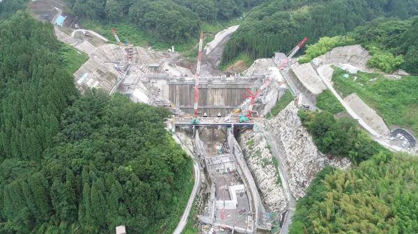 玉来ダム　ダム　建設　工事　建設中ダム　流水型ダム　造成アバットメント　大分県　九州