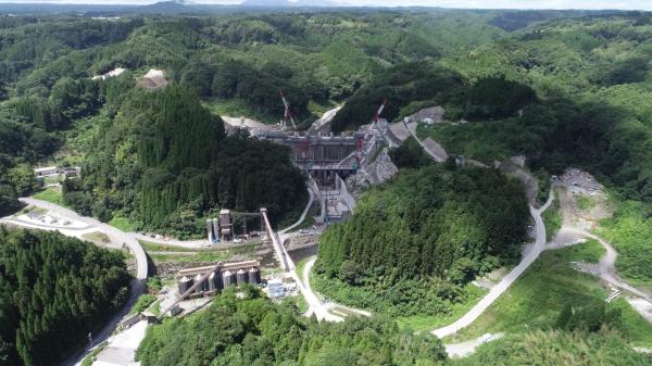 玉来ダム　ダム　建設　工事　建設中ダム　流水型ダム　造成アバットメント　大分県　九州