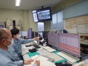 （運転監視業務の様子）