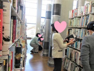 県立図書館で配本作業の体験