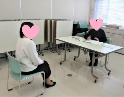 就労ゼミで面接練習をしています