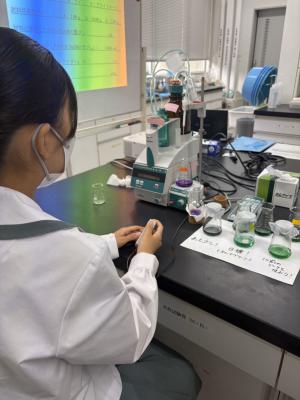 化学担当測定の様子