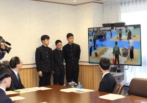 ほうこくかいのようす