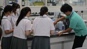 水素イオン指数等の実習風景