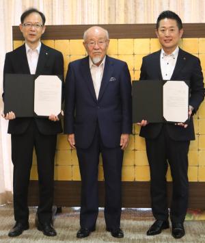 増設表明式の様子