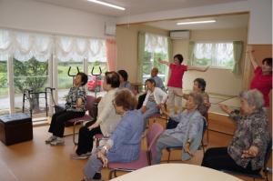介護予防体操の様子