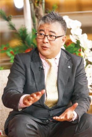 山出淳也氏