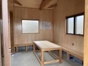 避難小屋内部１