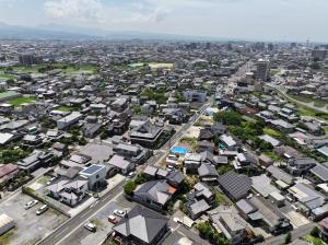 調査地から市街地をのぞむ