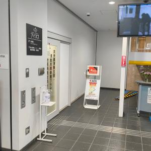 清潔な託児スペースの室内